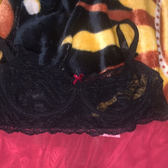 Sexy red lace underwire - Picture 2 of 4